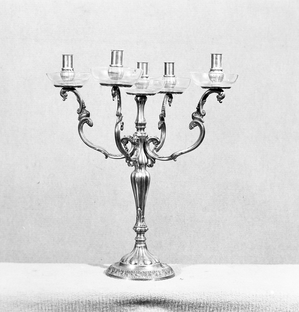 candelabro, serie - ambito veneziano (primo quarto sec. XX)