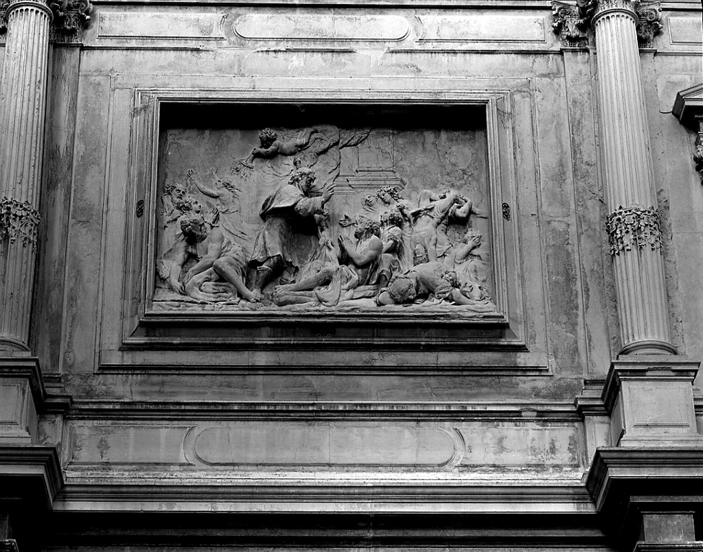 San Rocco guarisce gli appestati (rilievo, elemento d'insieme) di Morlaiter Giovanni Maria (sec. XVIII)