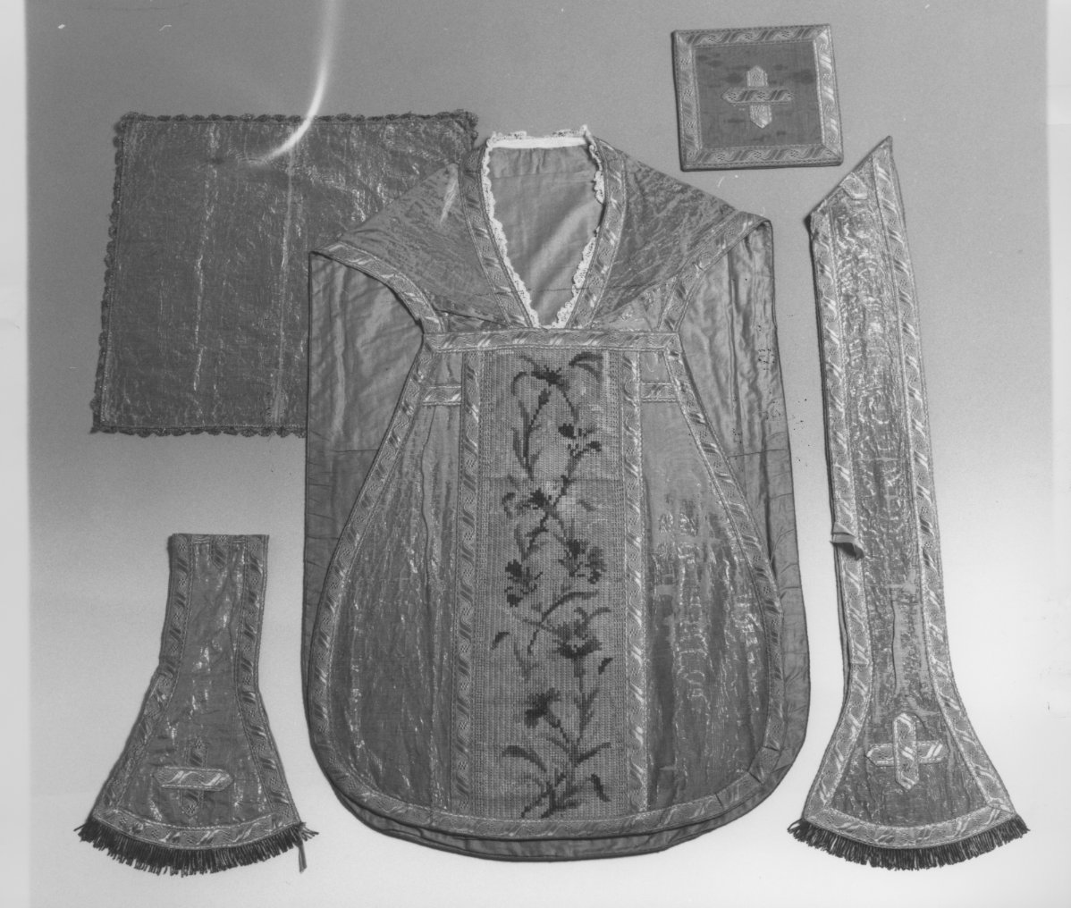 borsa del corporale, elemento d'insieme - manifattura veneta (sec. XVIII)