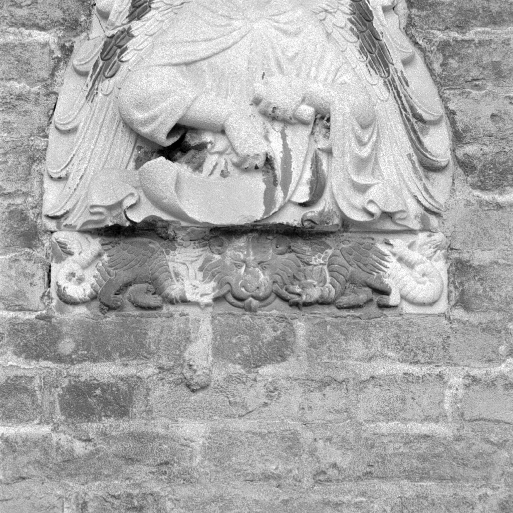 testa leonina affiancata da draghi (rilievo) - ambito romano (inizio sec. IV)