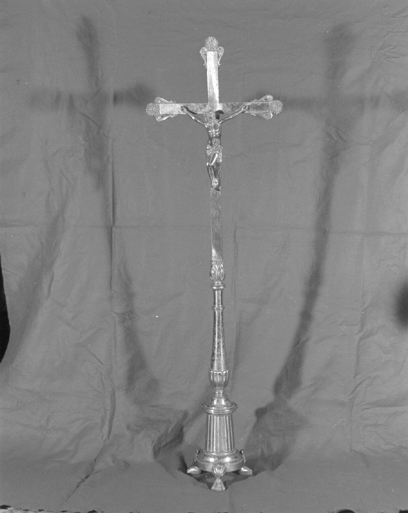 croce d'altare - bottega veneta (prima metà sec. XX)