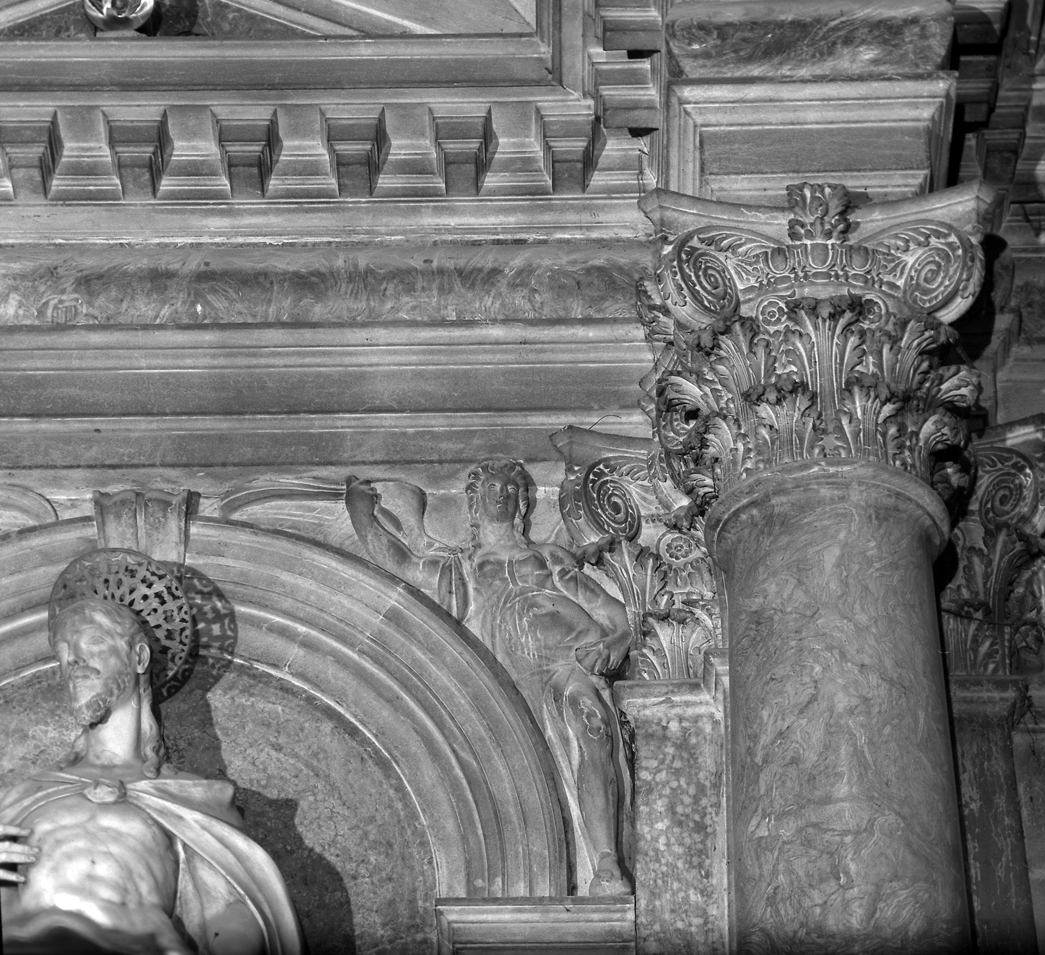angelo (rilievo, elemento d'insieme) di Del Moro Giulio (inizio sec. XVII)