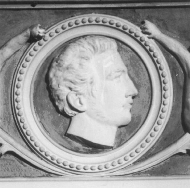 medaglione con testa di compositore (rilievo) di Sfondrini Achille, Sanavio Natale (sec. XIX)