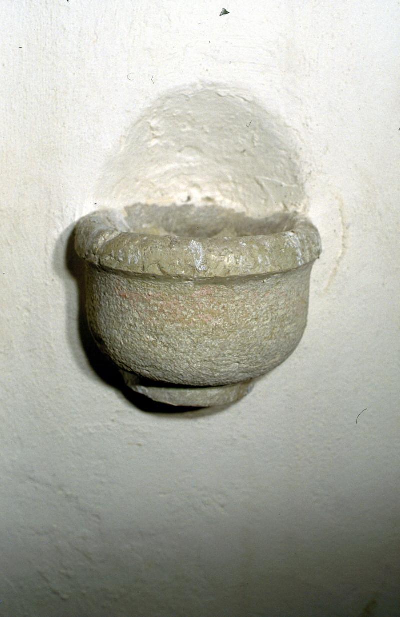 acquasantiera da parete - bottega bellunese (fine/inizio secc. XVII/ XVIII)
