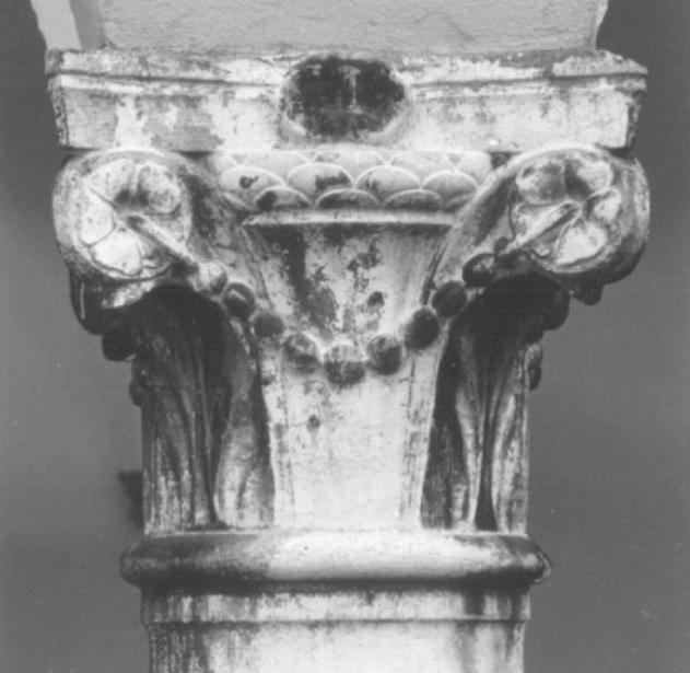 rosette/ perle/ foglia di acanto (capitello) di Giuliano Da Porlezza, Luca Da Fiume (sec. XV)