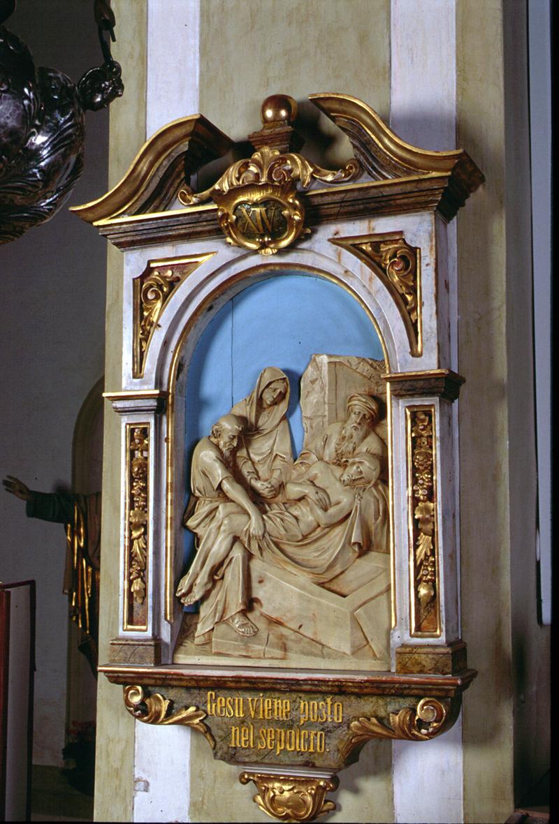 stazione XIV: Gesù deposto nel sepolcro (Via Crucis) di Martiner Francesco - ambito veneto (sec. XX)