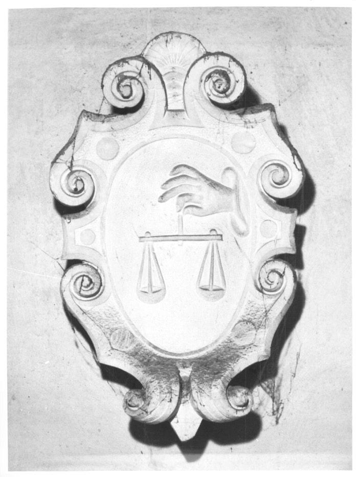 stemma gentilizio (rilievo) - ambito veneto (secc. XVIII/ XIX)