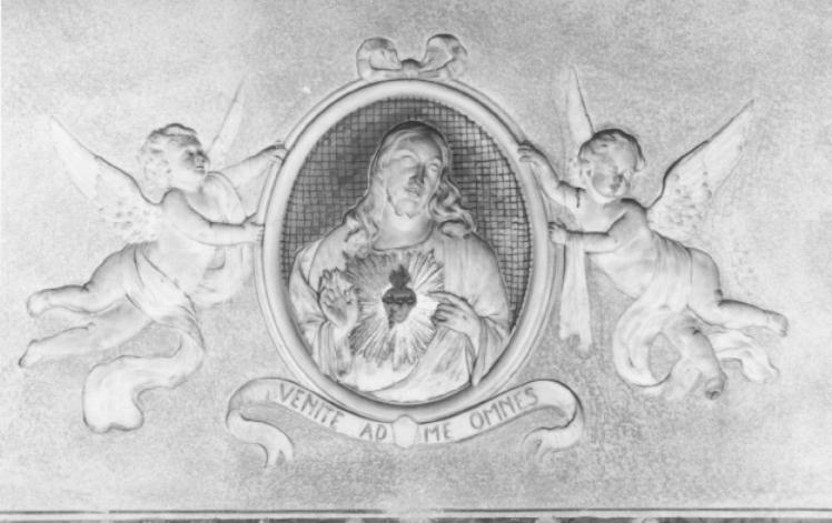 Sacro Cuore di Gesù e angeli reggenti (decorazione plastica) - ambito veneto (prima metà sec. XX)