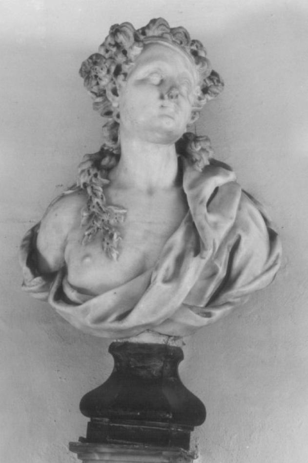 busto di figura femminile con fiori tra i capelli (scultura) - ambito veneto (primo quarto sec. XVIII)