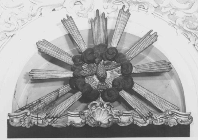 Colomba dello Spirito santo/ raggiera/ volute (decorazione plastica) - ambito veneto (seconda metà sec. XVIII)