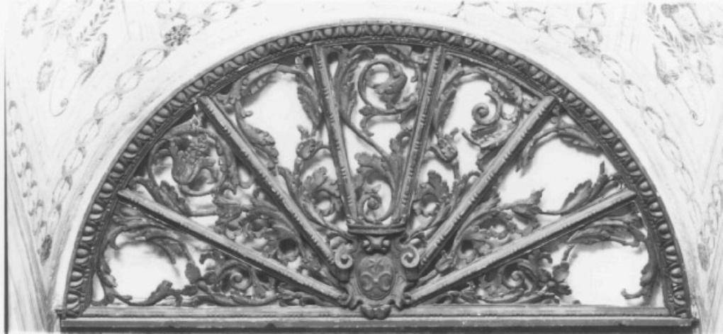 motivi decorativi vegetali/ stemma della fami- glia Belloni (lunetta) - ambito veneto (sec. XVII)