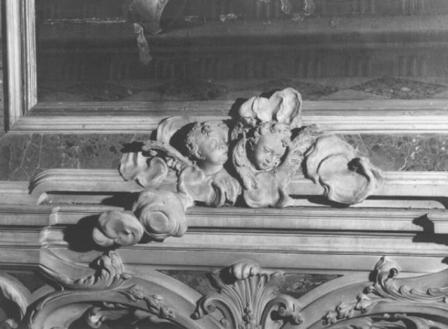 Kolophon con due teste di cherubini (statua) di Bonazza Antonio (attribuito) (sec. XVIII)