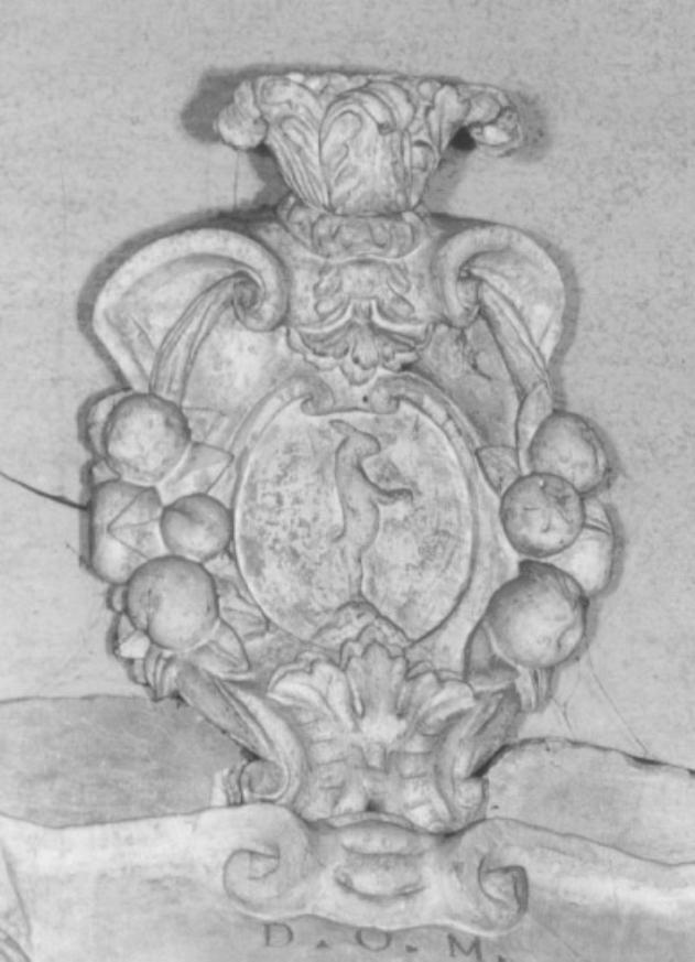 stemma gentilizio/ motivi decorativi vegetali (rilievo) - ambito veneto (sec. XVII)