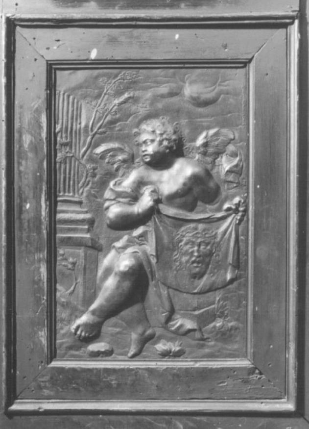 angioletto con simboli della passione: sindone (rilievo) di De Magris Giuseppe (sec. XVII)
