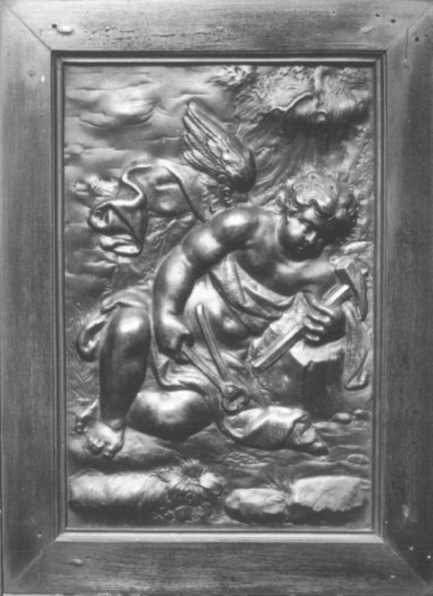 angioletto con simboli della passione: martello e tenaglie (rilievo) di De Magris Giuseppe (sec. XVII)