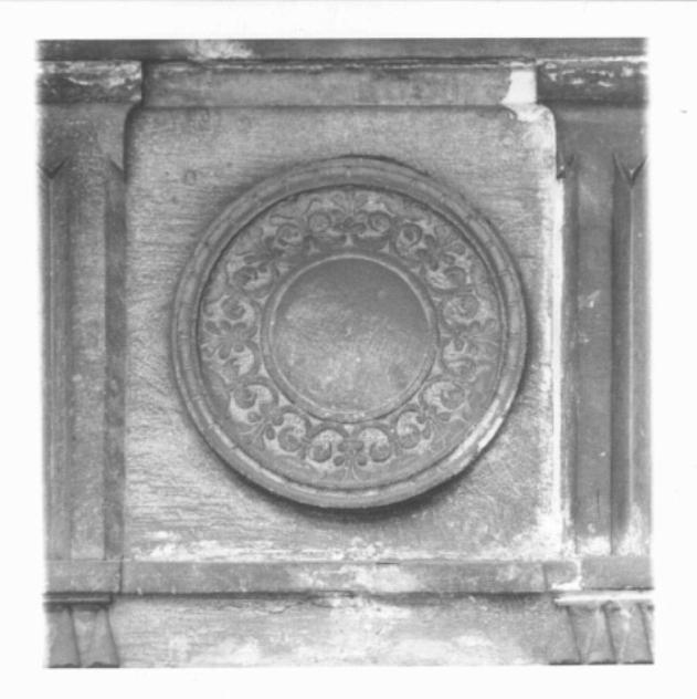 motivi decorativi fitomorfi stilizzati (rilievo) - ambito veneto (sec. XVI)