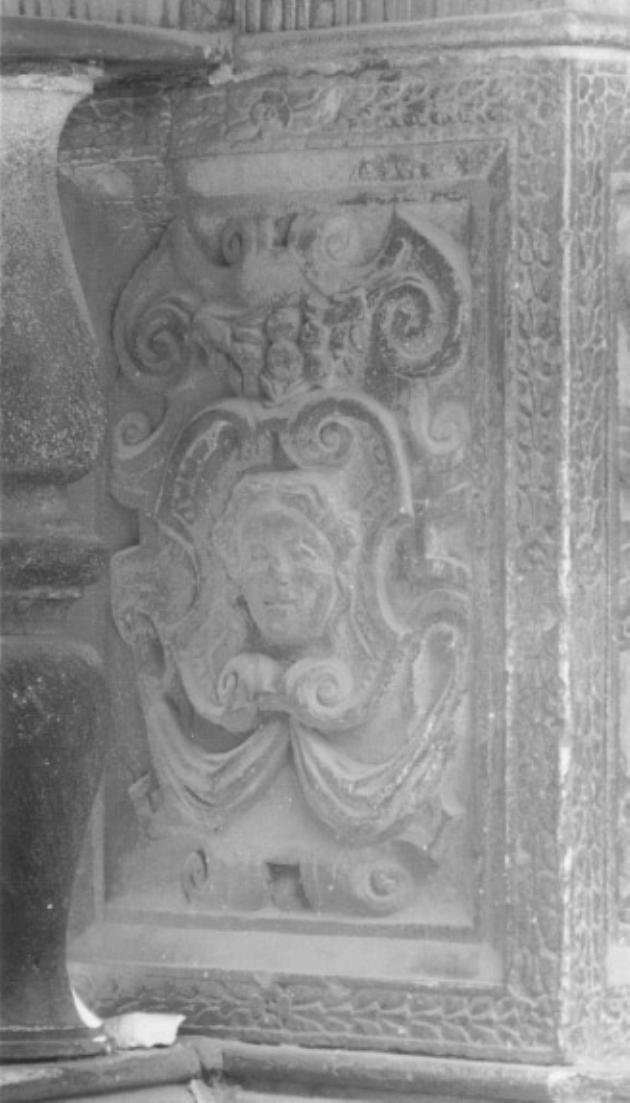 ritratto virile entro cartiglio (rilievo) di Moroni Andrea, Milanin Francesco (sec. XVI)