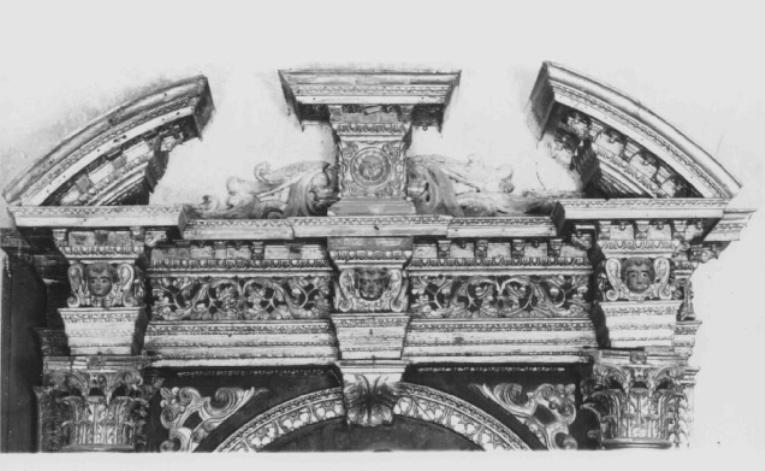 fastigio d'altare di Antonio Da Cursio - ambito veneto (sec. XVII)
