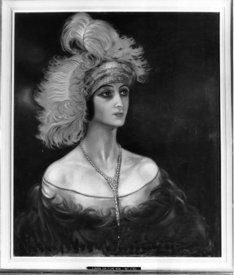 Signora con piume rosa, ritratto di signora con cappello piumato (dipinto) di Martini Alberto (sec. XX)