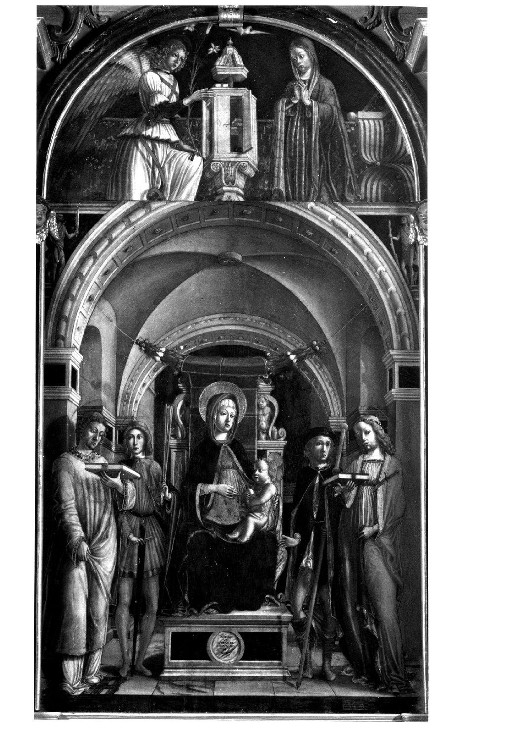 Madonna con Bambino in trono tra San Lorenzo/ San Osvaldo/ Santa Fos ca/ San Rocco/ Annunciazione (pala d'altare) di Rosso Antonio (sec. XV)
