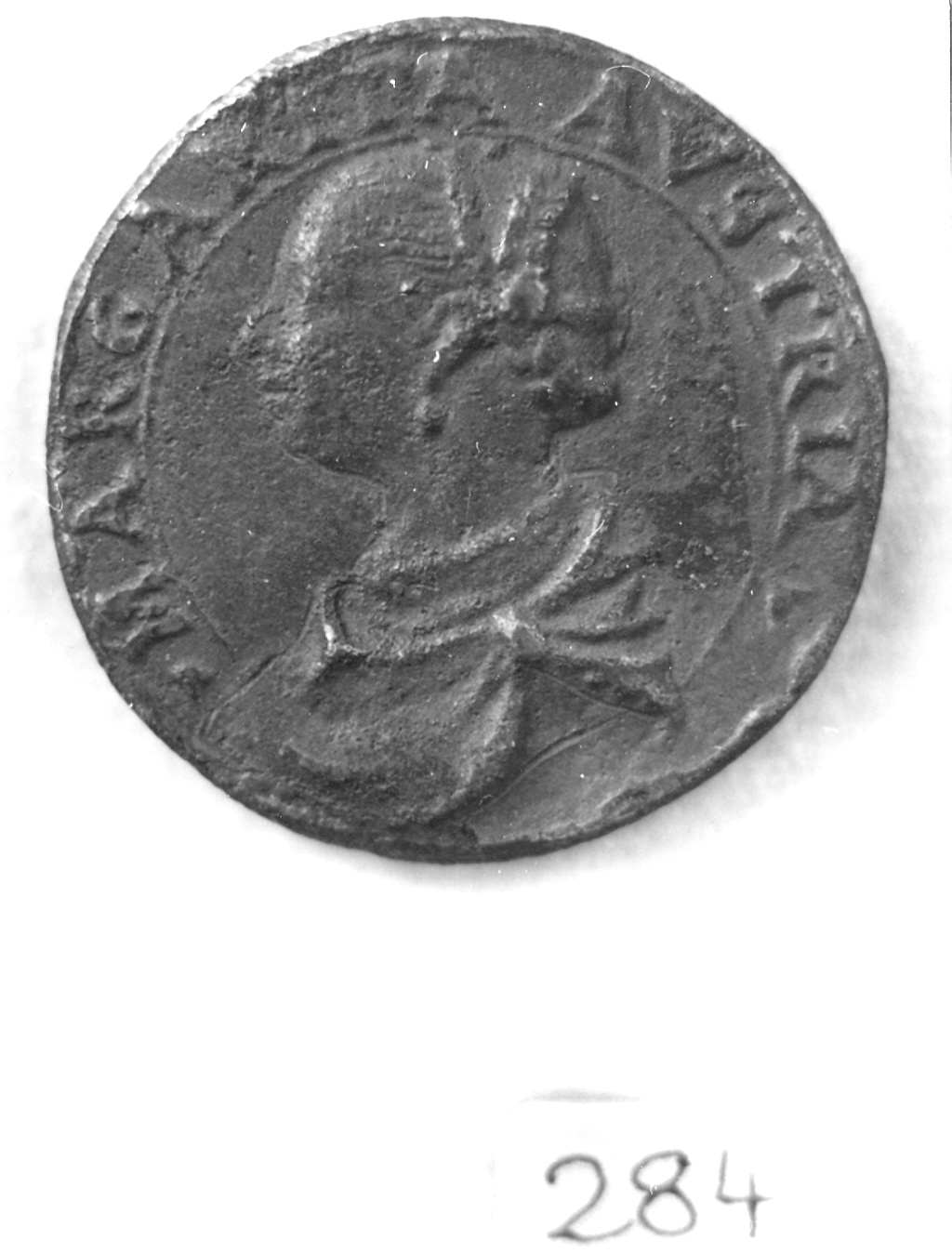 busto femminile (medaglia, elemento d'insieme) - ambito fiorentino (sec. XVI)
