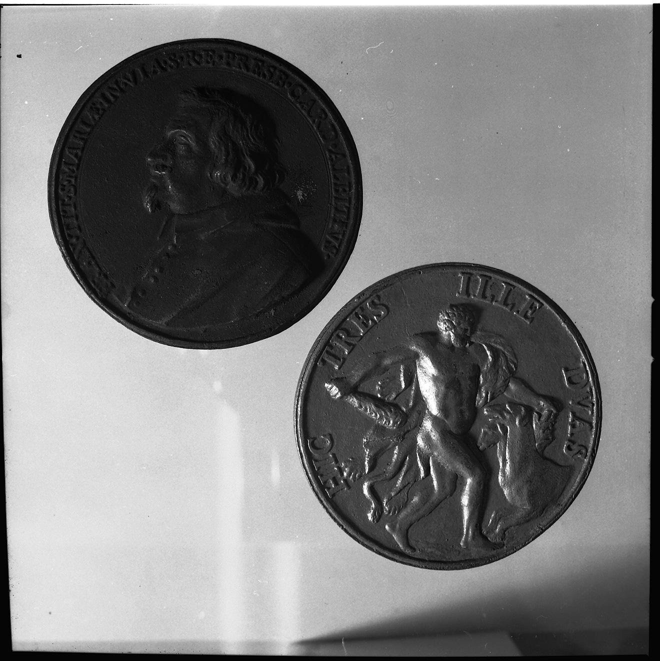 Ercole e il leone di Nemea (medaglia, opera isolata) - ambito Italia centro-settentrionale (sec. XVII)