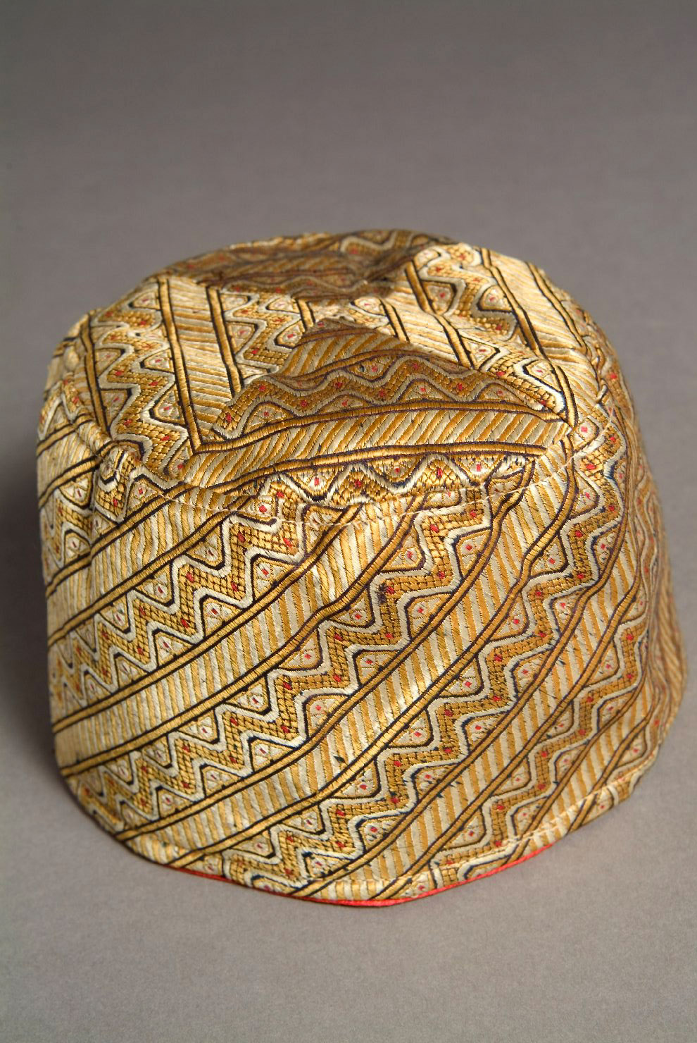 motivi decorativi (berretto, opera isolata) - manifattura di Giava (sec. XIX)