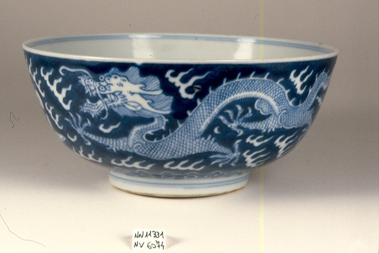 drago (coppa, opera isolata) - ambito cinese (secc. XVII/ XIX)