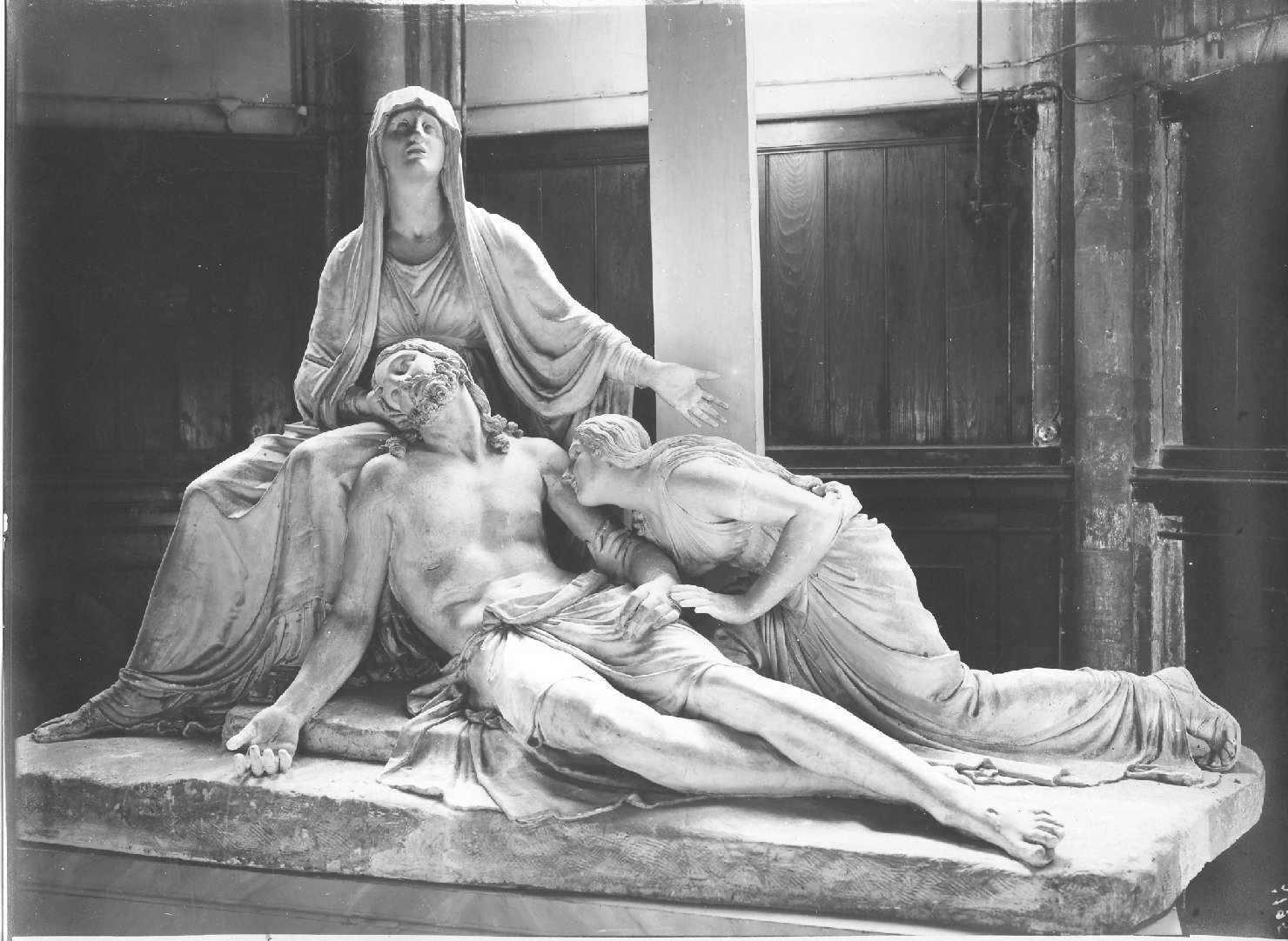 Pietà (gruppo scultoreo, opera isolata) di Canova Antonio (secc. XVIII/ XIX)