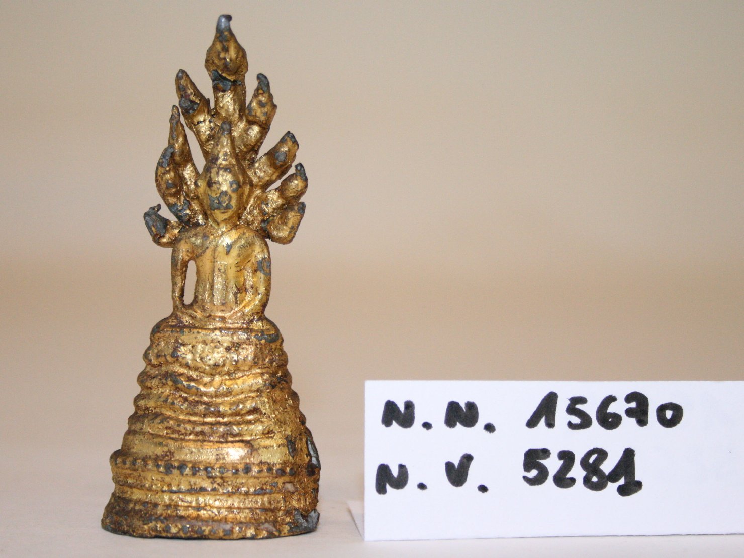 Sakyamuni, naga (statuetta, opera isolata) - ambito siamese (fine sec. XVIII)