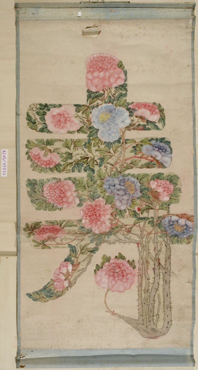 Carattere "shòu" composto da tralci di peonie, fiori (dipinto) - manifattura cinese (prima metà sec. XIX)