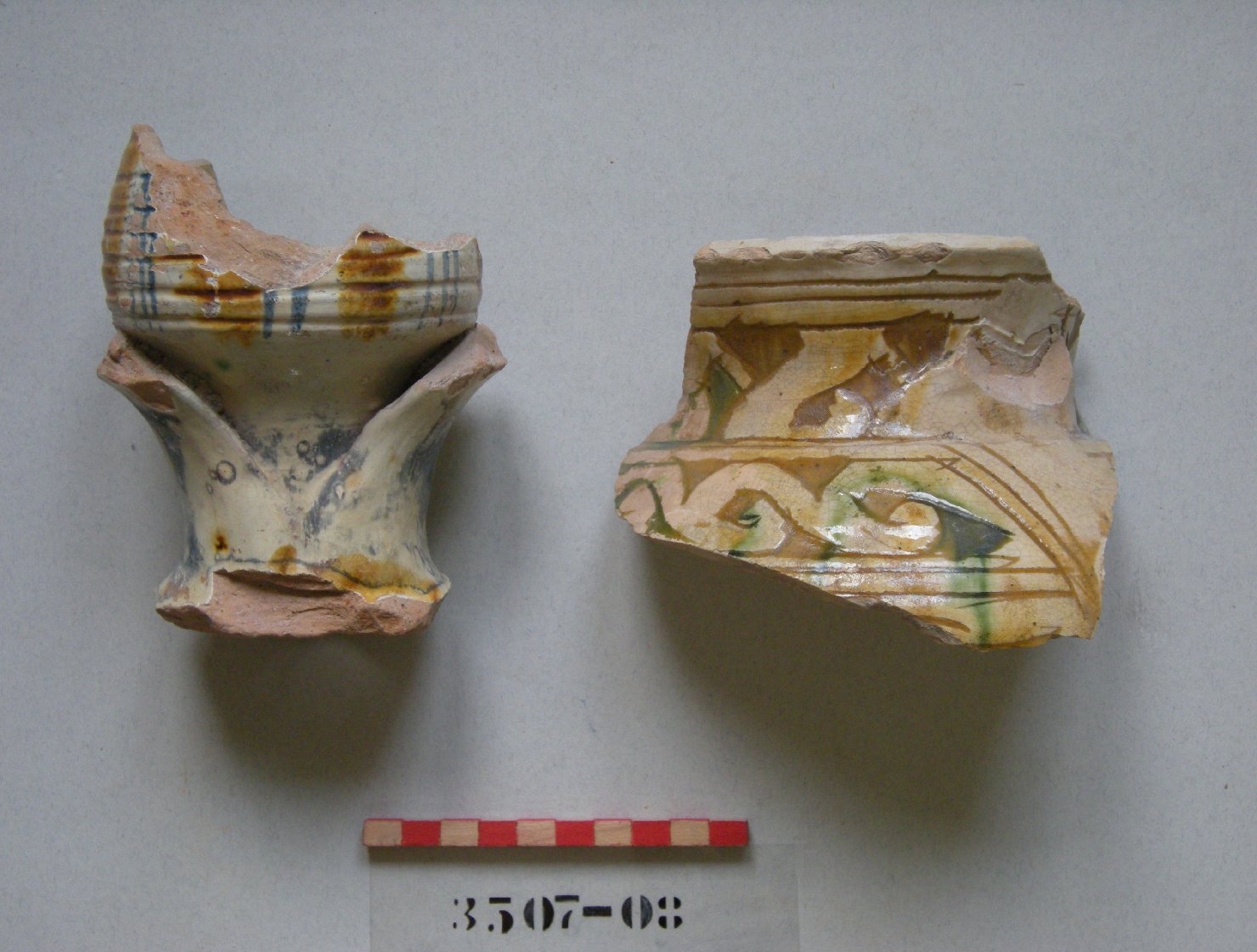 motivi decorativi geometrici (vaso, frammento) - ambito veneziano (secc. XVI/ XVII)