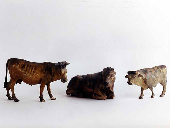 vitello sdraiato (statuetta di presepio, opera isolata) - ambito napoletano (secc. XVIII/ XIX)