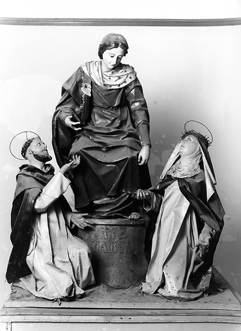 Madonna del Rosario di Pompei, Madonna con San Domenico e Santa Teresa d'Avila (gruppo scultoreo) - ambito leccese (primo quarto sec. XX)