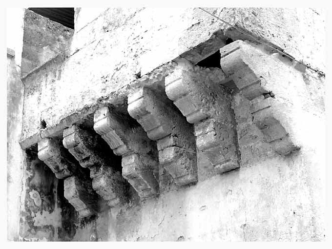 mensola architettonica - a voluta, serie - ambito salentino (seconda metà sec. XVII)