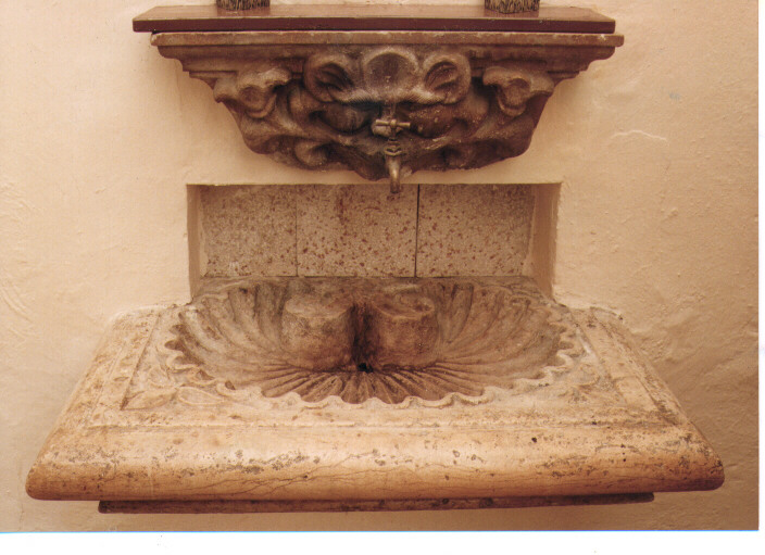 lavabo da sacrestia - ambito Italia meridionale (seconda metà sec. XVI)
