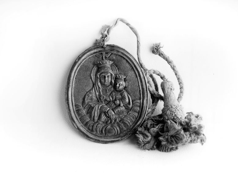Madonna di Costantinopoli, Madonna con Bambino (medaglione, serie) - ambito Italia meridionale (ultimo quarto sec. XIX)