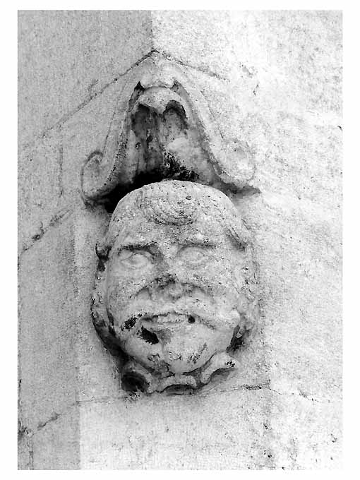 mascherone (decorazione plastica) - ambito Italia meridionale (secc. XVII/ XVIII)