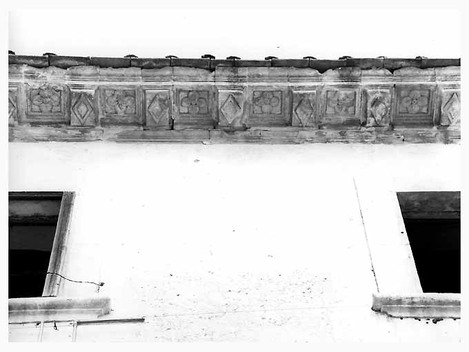 cornice architettonica - ambito Italia meridionale (sec. XVII)