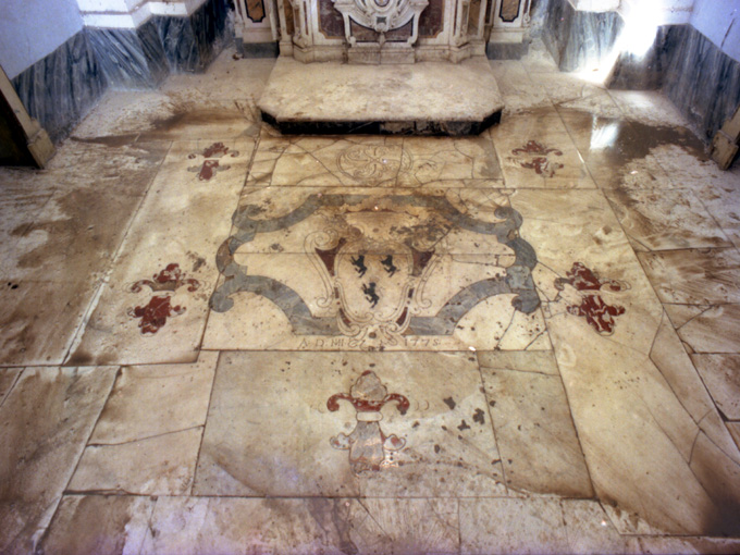 stemma gentilizio della famiglia Noia (decorazione a intarsio) - ambito napoletano (sec. XVIII)