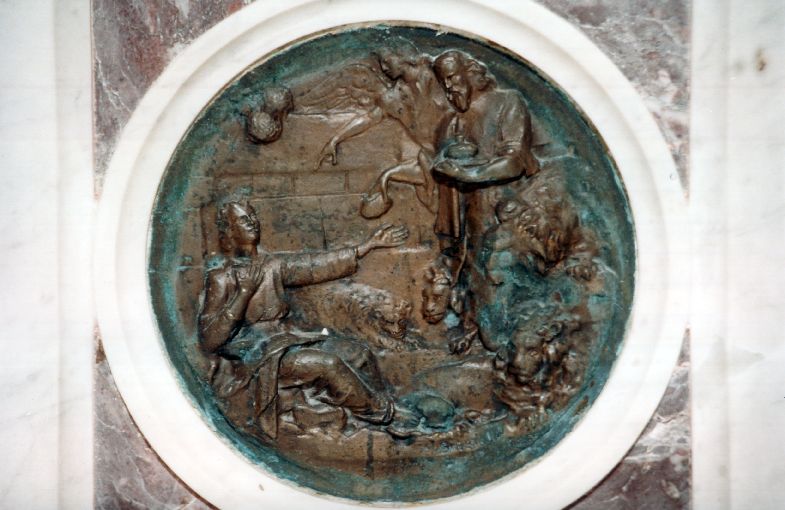 Daniele nella fossa dei leoni (formella) di Sabatelli Mario (sec. XX)