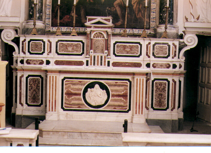 altare maggiore - ambito Italia meridionale (prima metà sec. XX)