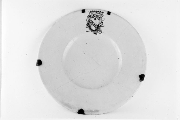 stemma gentilizio (piatto) - ambito ligure (?) (secc. XVII/ XVIII)