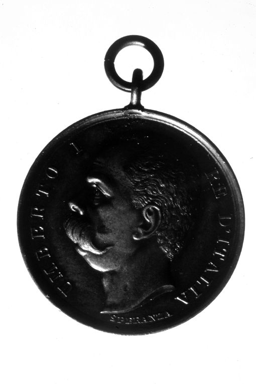 ritratto di Umberto I, re d'Italia/ bersaglio con arme regale Savoia (medaglia) di Speranza Filippo (sec. XIX)