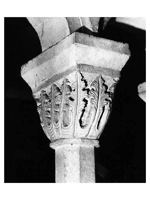 capitello - a gruccia - ambito pugliese (secc. XIV/ XV)