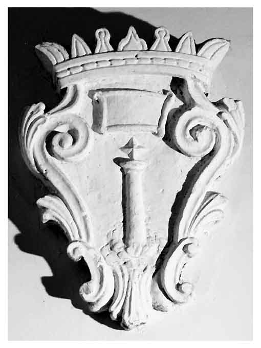 stemma gentilizio (rilievo) - ambito pugliese (secc. XVII/ XVIII)
