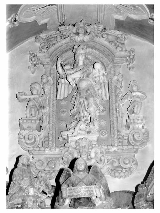 San Michele Arcangelo schiaccia il demonio (edicola) - ambito pugliese (prima metà sec. XVIII)