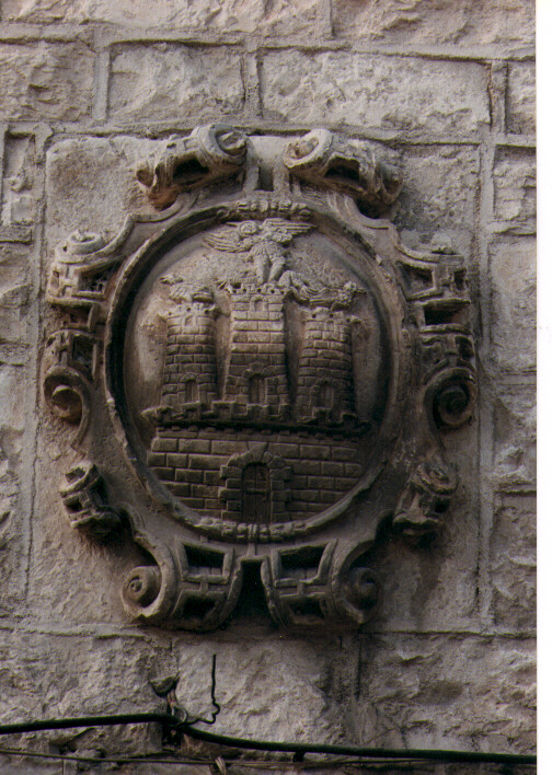 stemma comunale di Terlizzi (decorazione plastica) - ambito Italia meridionale (ultimo quarto sec. XVIII)