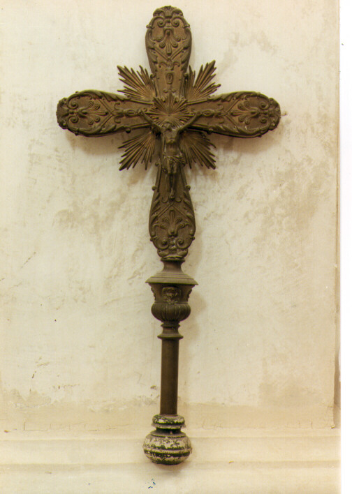 croce processionale - ambito Italia meridionale (primo quarto sec. XX)