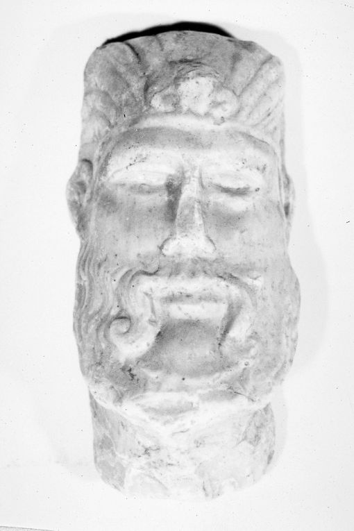 testina di uomo barbuto (scultura, frammento) - ambito Italia meridionale (sec. XVI)